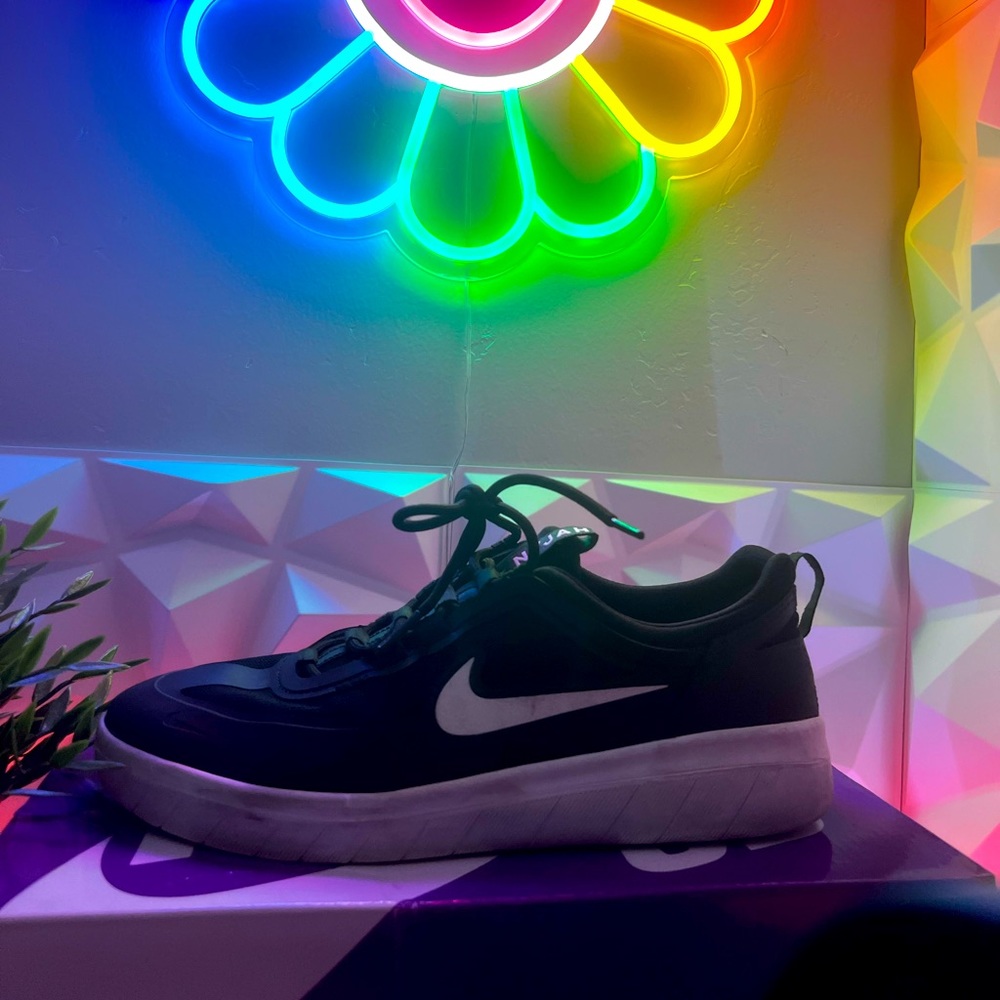 Nike Nijah 2 Black